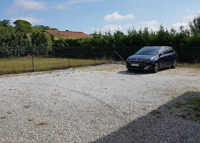 בית נופש Pourquoi Pas *